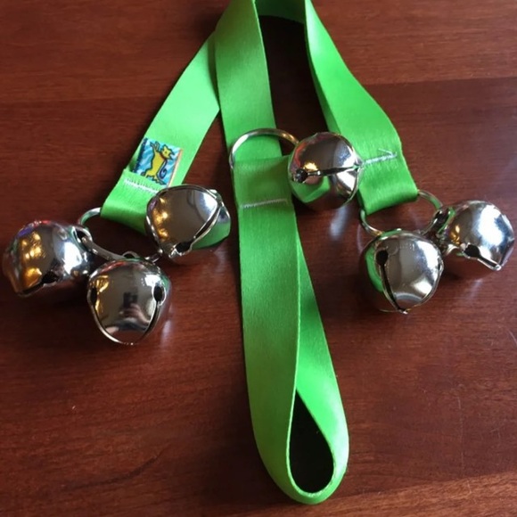 Green Ribbon Puppy Potty Training Bells - Picture 4 of 8